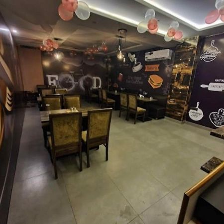 Hotel The Midnight By Wb Inn Agra  Exterior photo