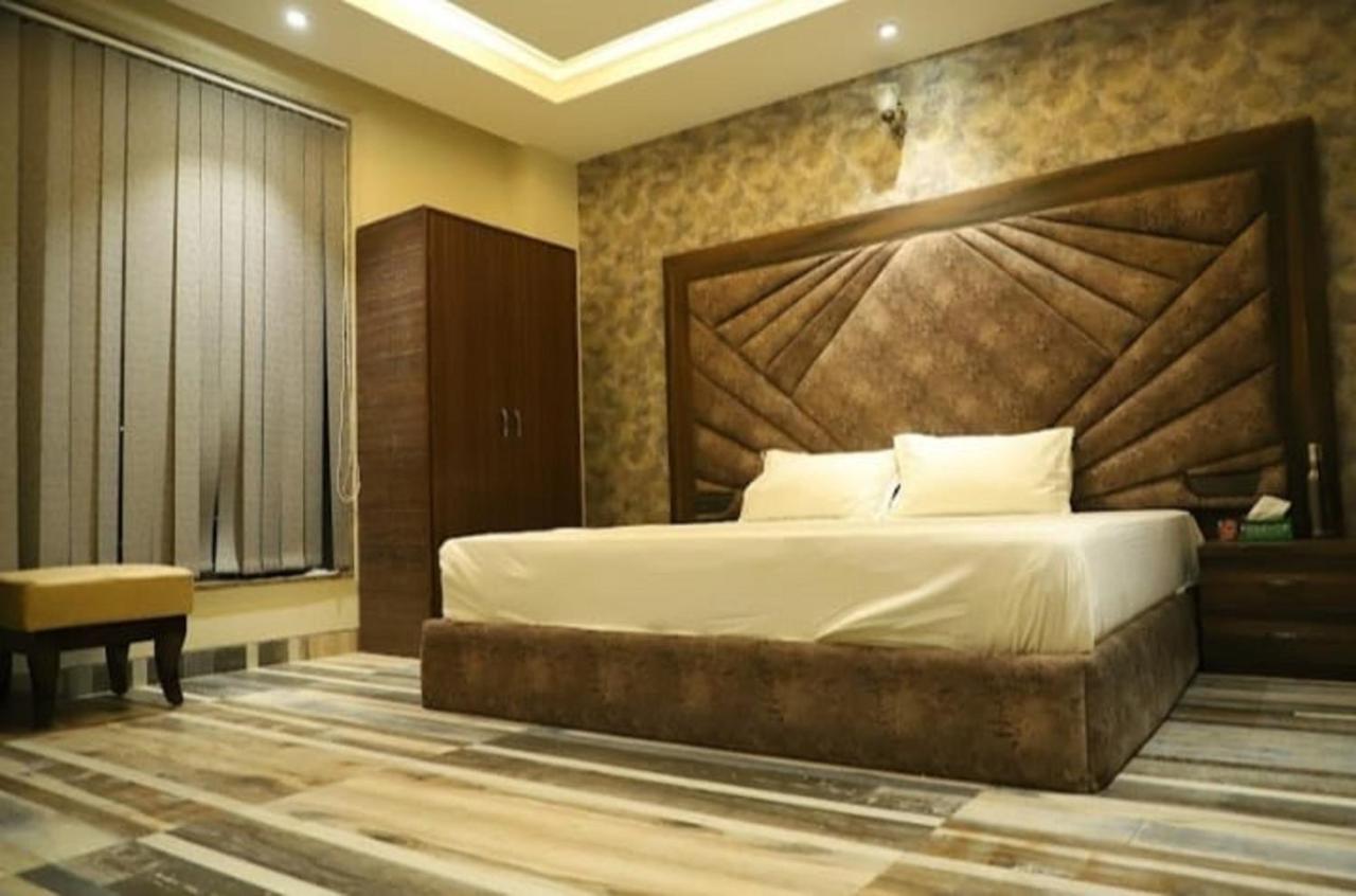 Hotel The Midnight By Wb Inn Agra  Exterior photo